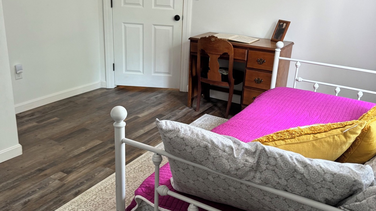 Photo of Bedroom in Oakland
