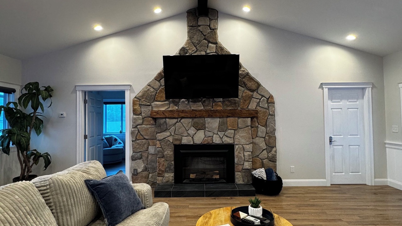Photo of Livingroom in Litchfield
