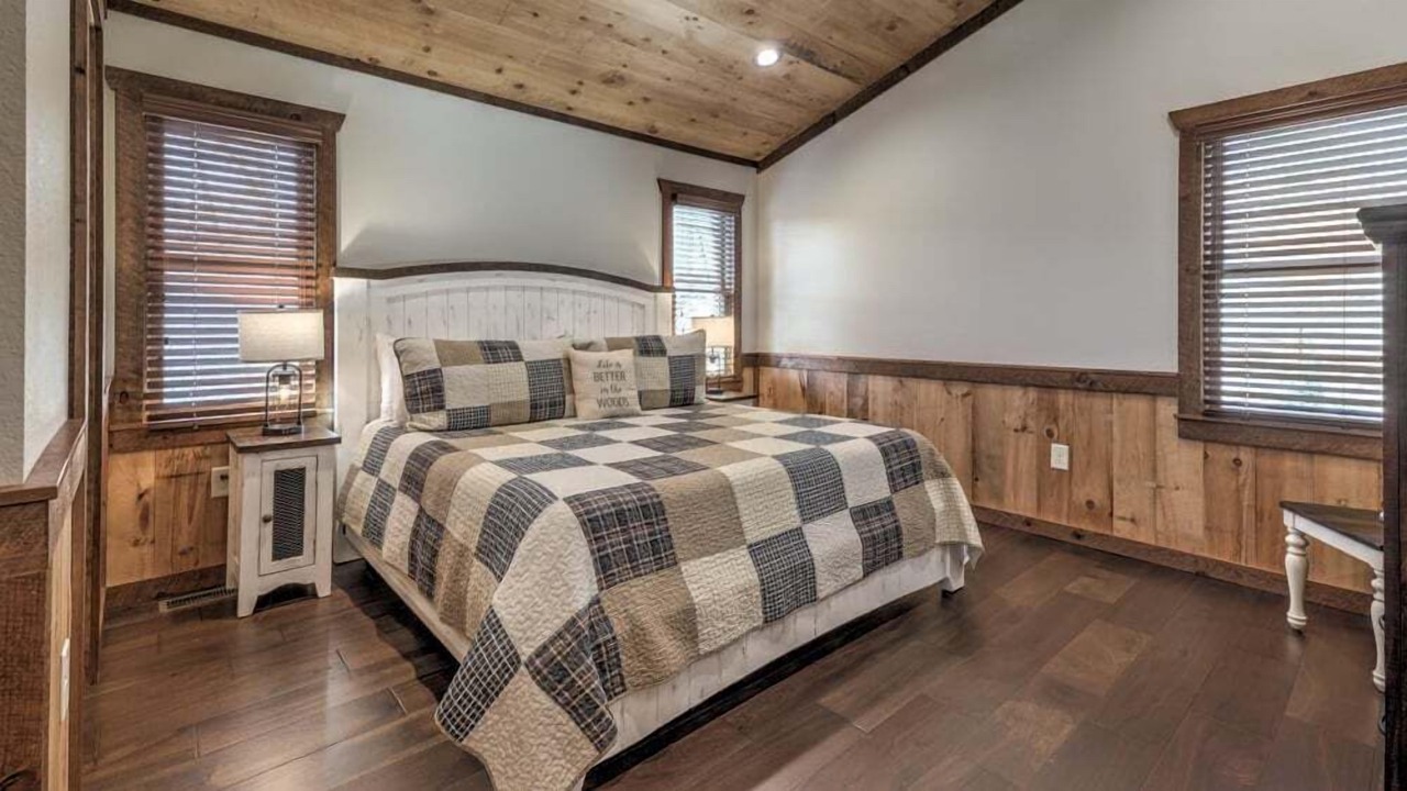 Photo of Bedroom in Raccoon Ridge