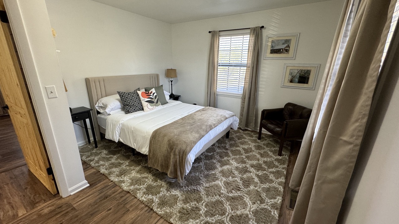 Photo of Bedroom in Hiawassee