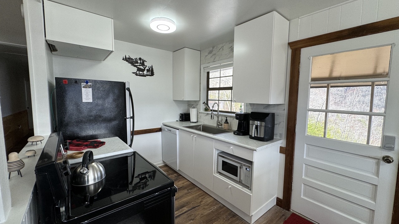 Photo of Kitchen in Hiawassee