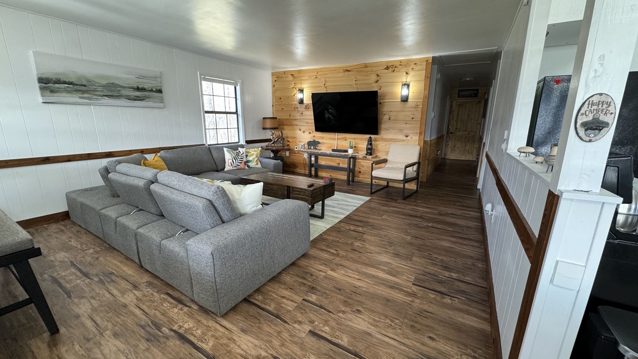 Photo of Livingroom in Hiawassee