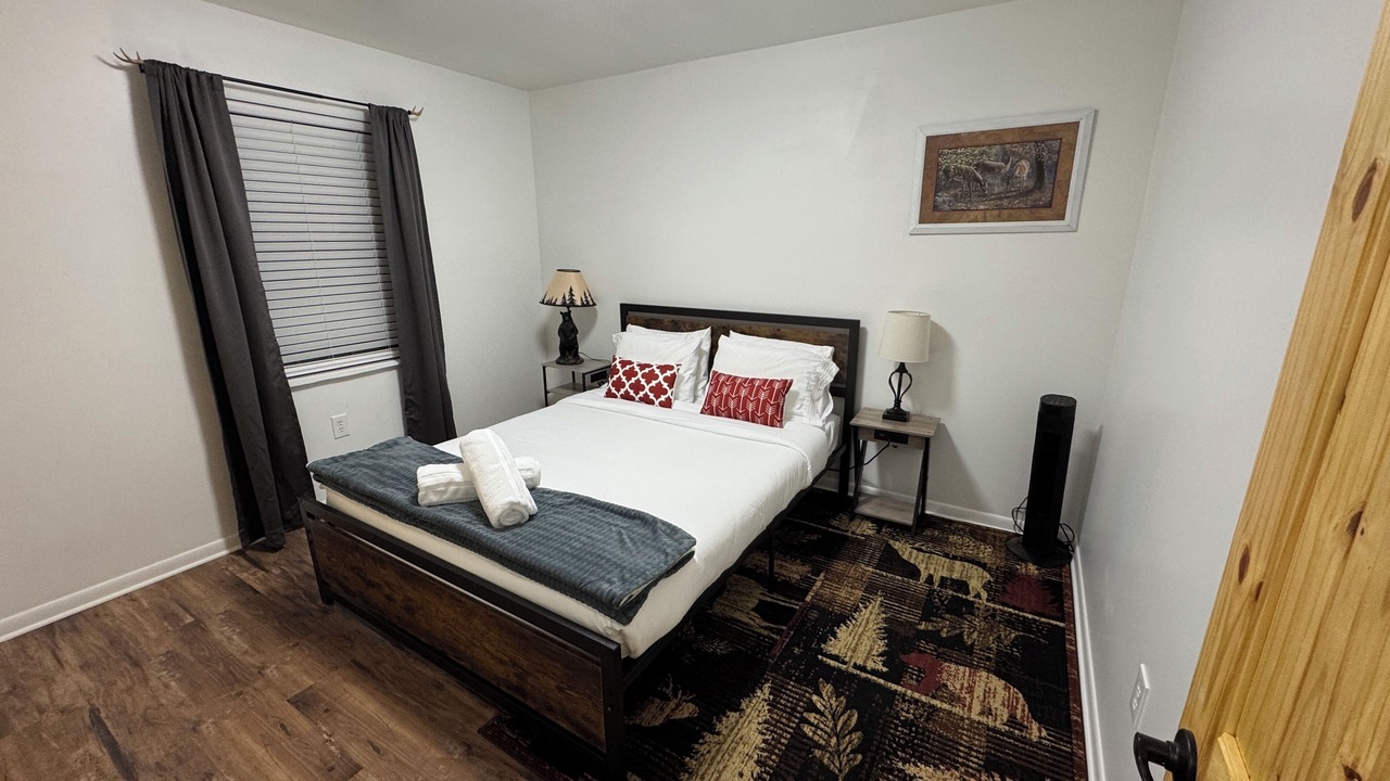 Photo of Bedroom in Hiawassee