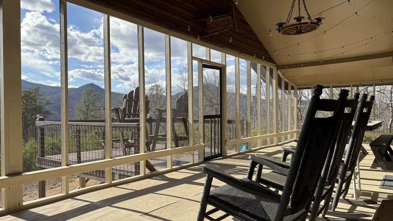 Photo of Patio Balcony in Hiawassee