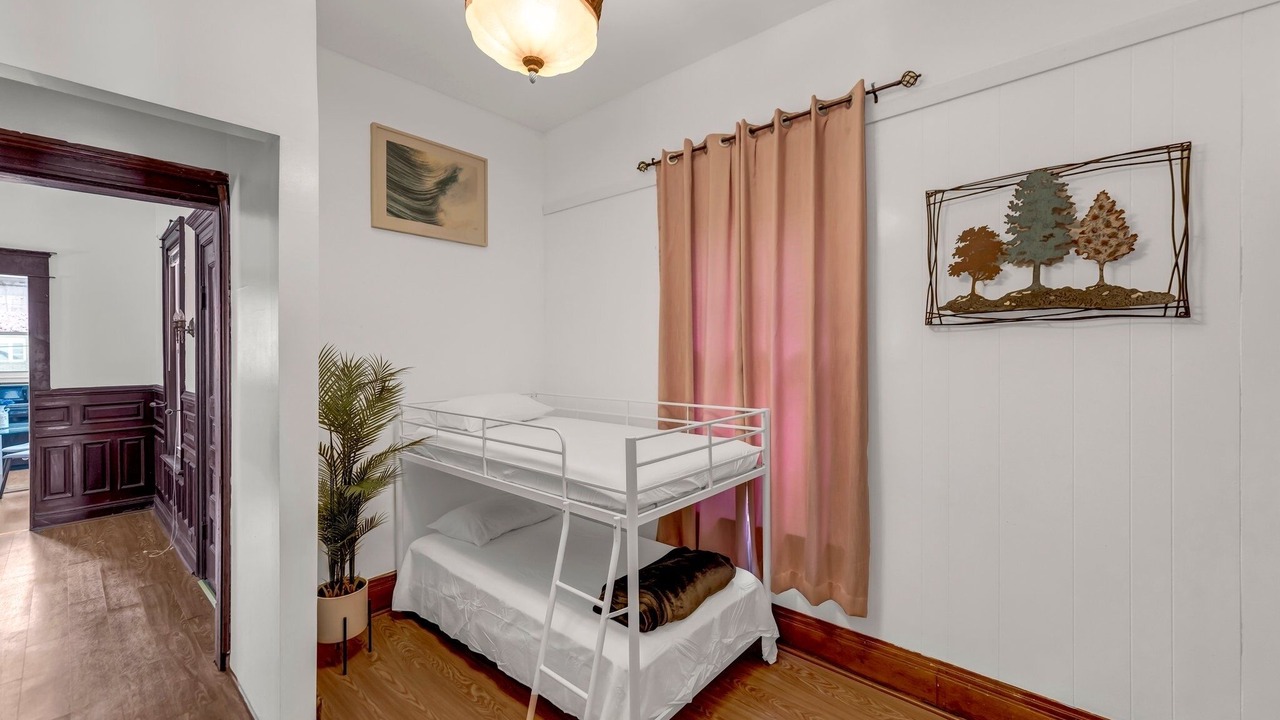 Photo of Bedroom in Buffalo