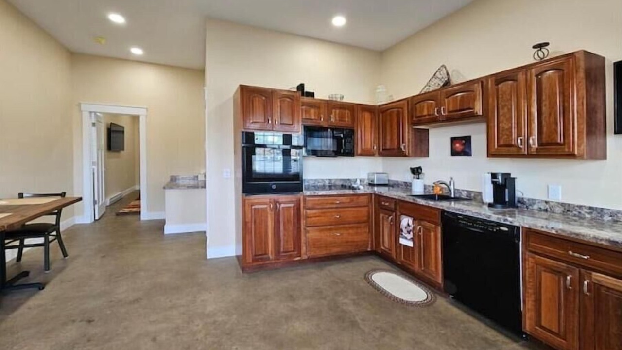 Photo of Kitchen in Grove City