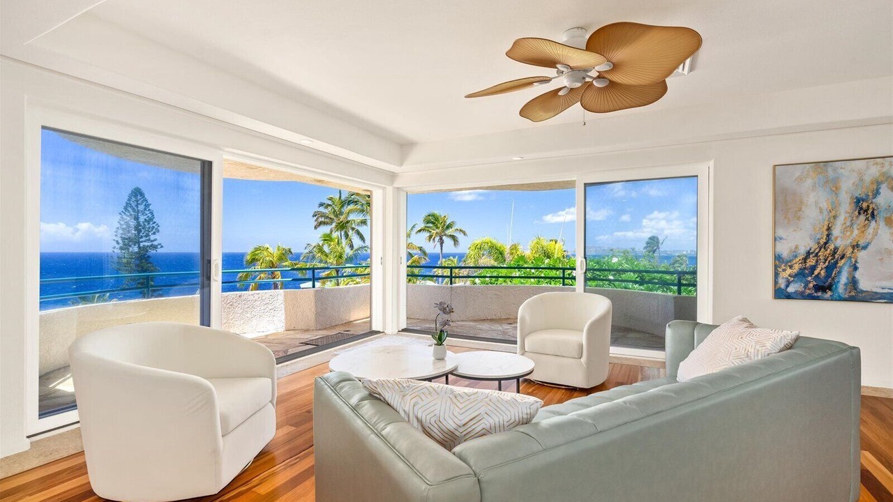 Photo of Livingroom in Hawaii Kai