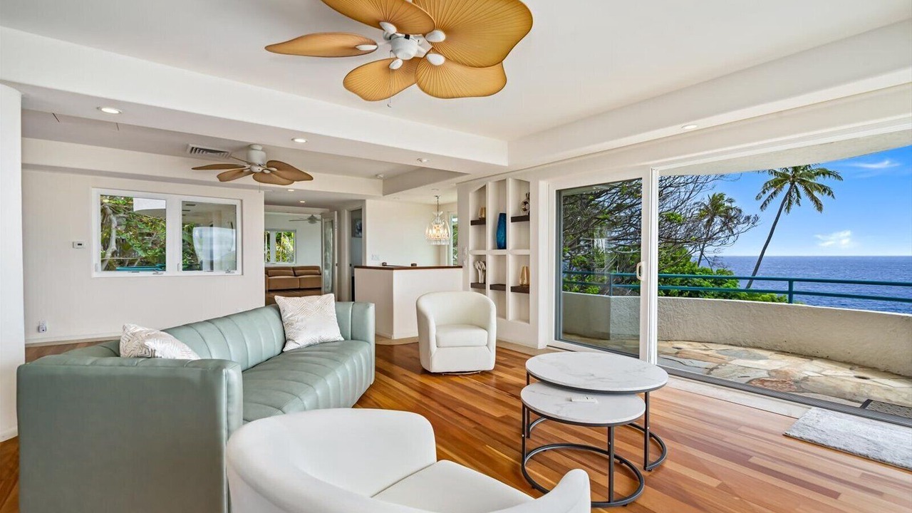 Photo of Livingroom in Hawaii Kai