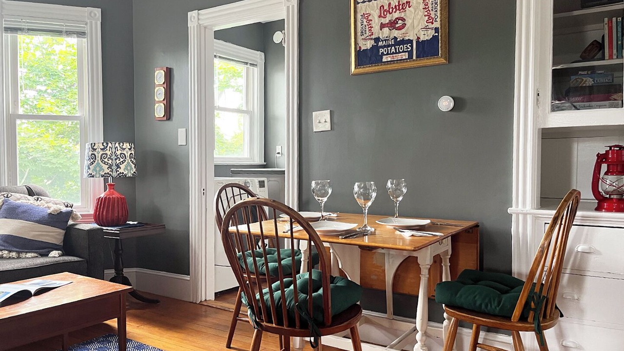 Photo of Livingroom in Back Cove