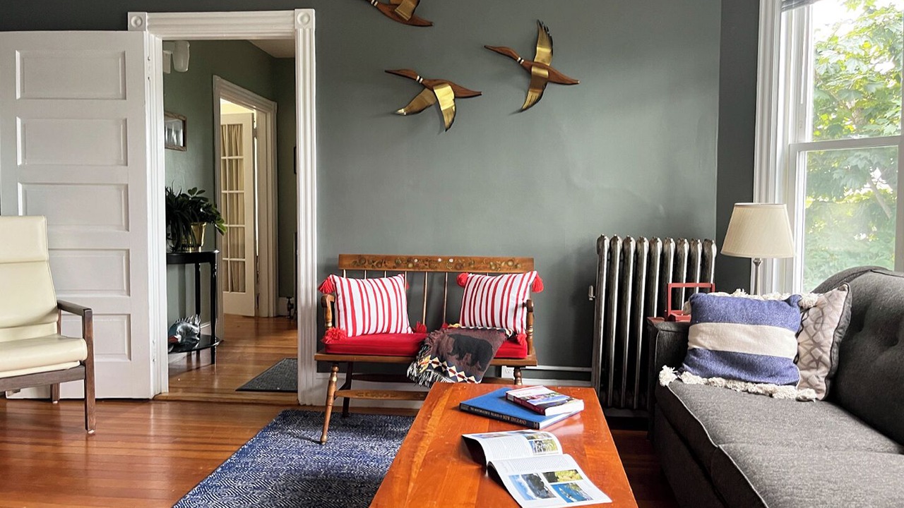 Photo of Livingroom in Back Cove