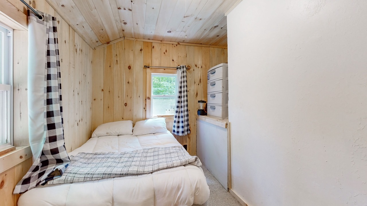 Photo of Bedroom in Kents Hill