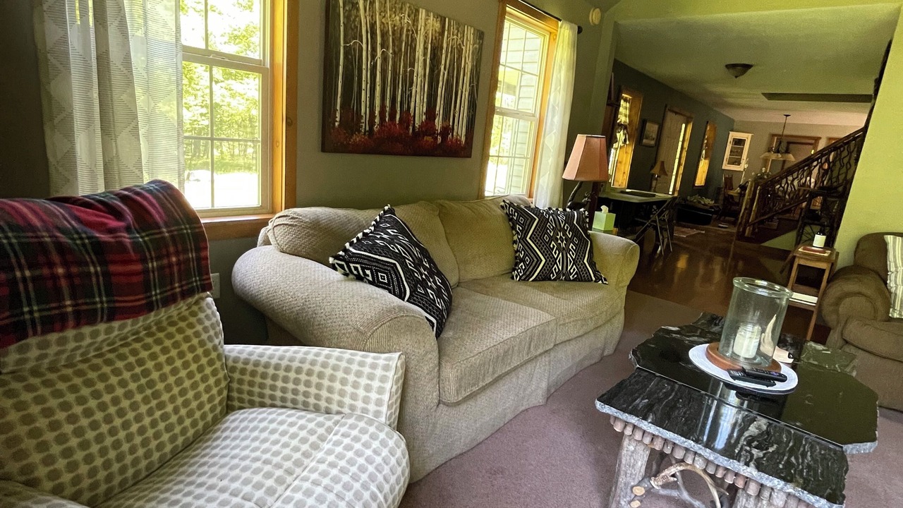 Photo of Livingroom in Genesee