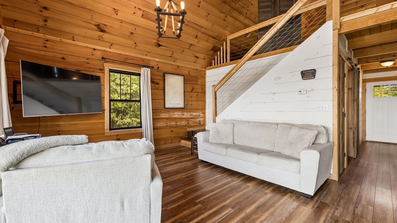 Photo of Livingroom in Tellico Plains