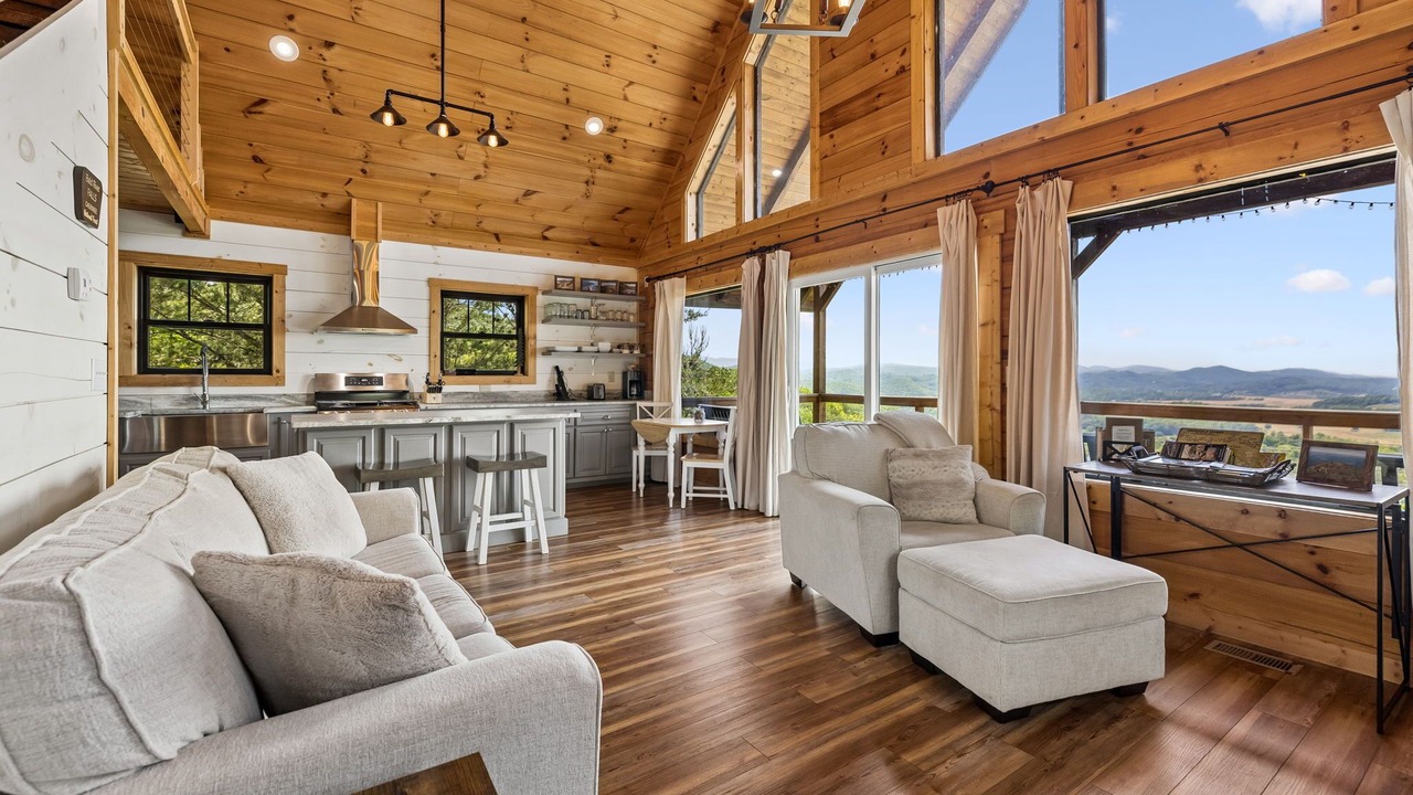 Photo of Livingroom in Tellico Plains