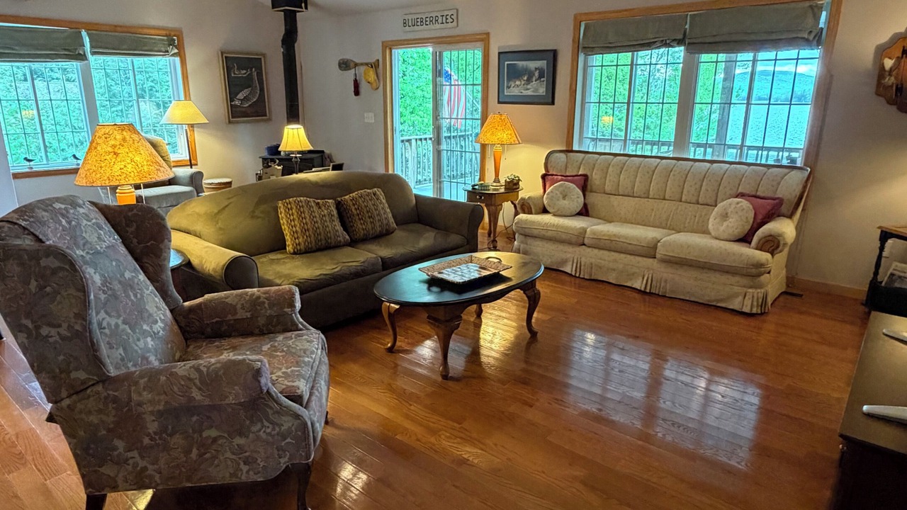 Photo of Livingroom in Ellsworth