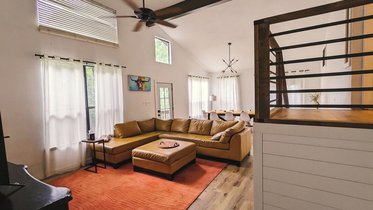 Photo of Livingroom in Scroggins