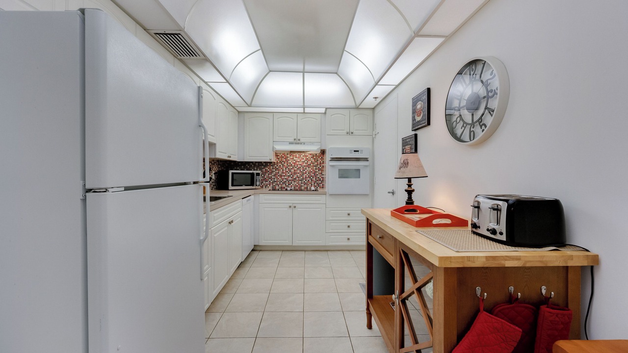 Photo of Kitchen in Hollywood South Central Beach