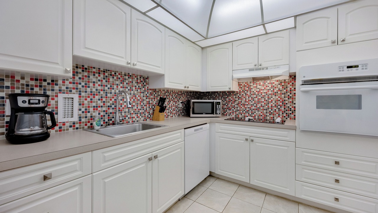 Photo of Kitchen in Hollywood South Central Beach