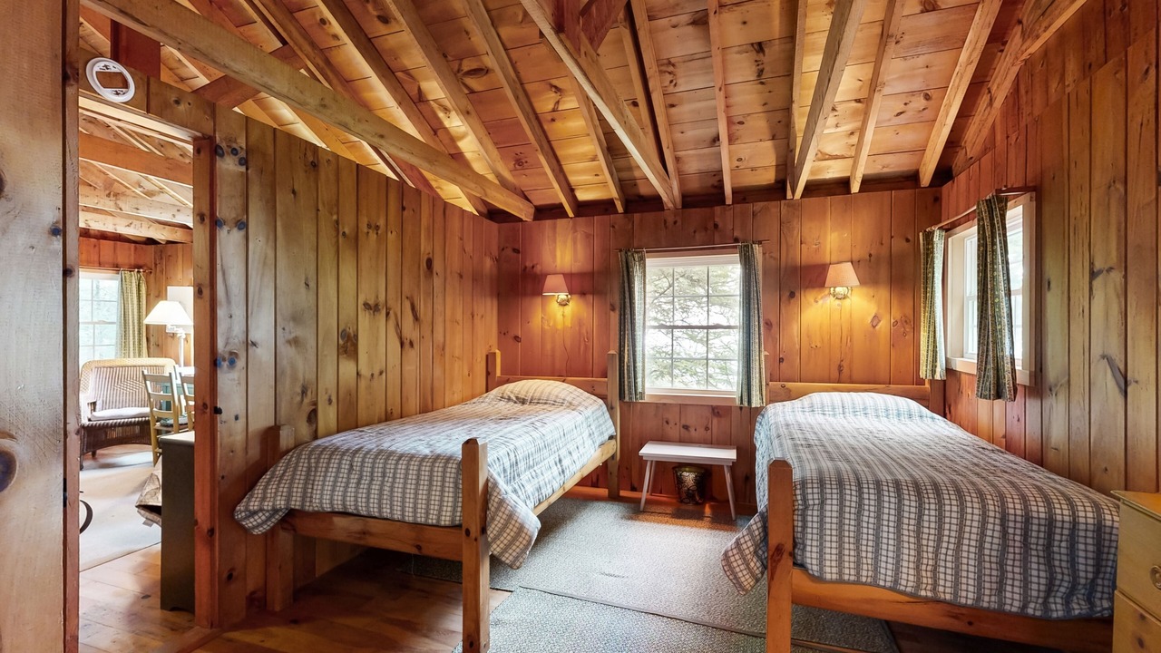 Photo of Bedroom in Northport