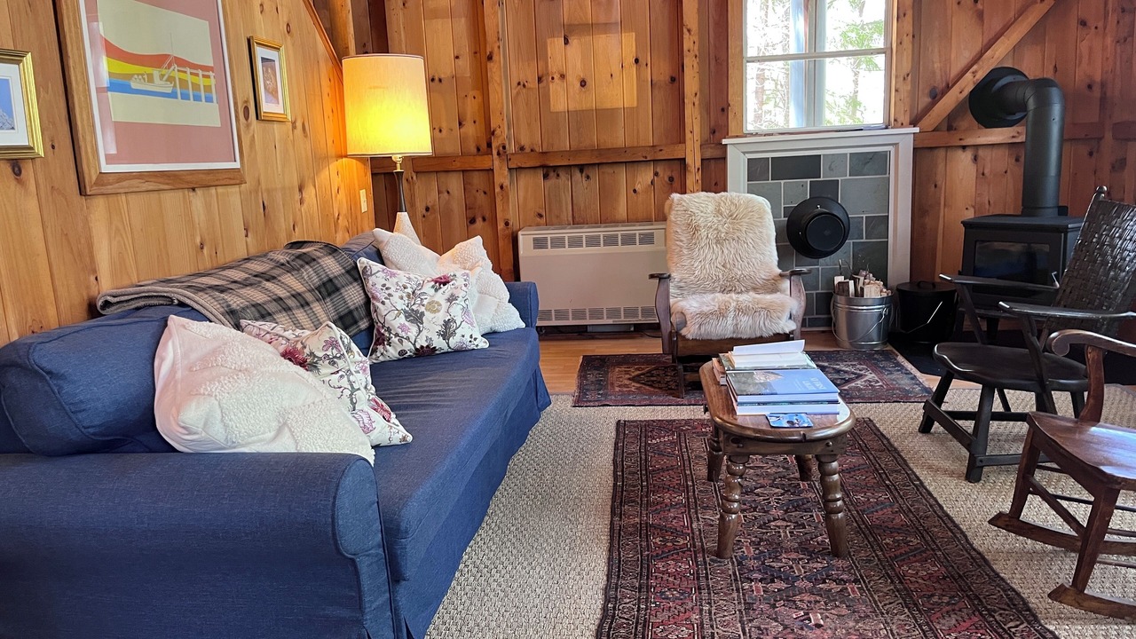 Photo of Livingroom in Hall Quarry