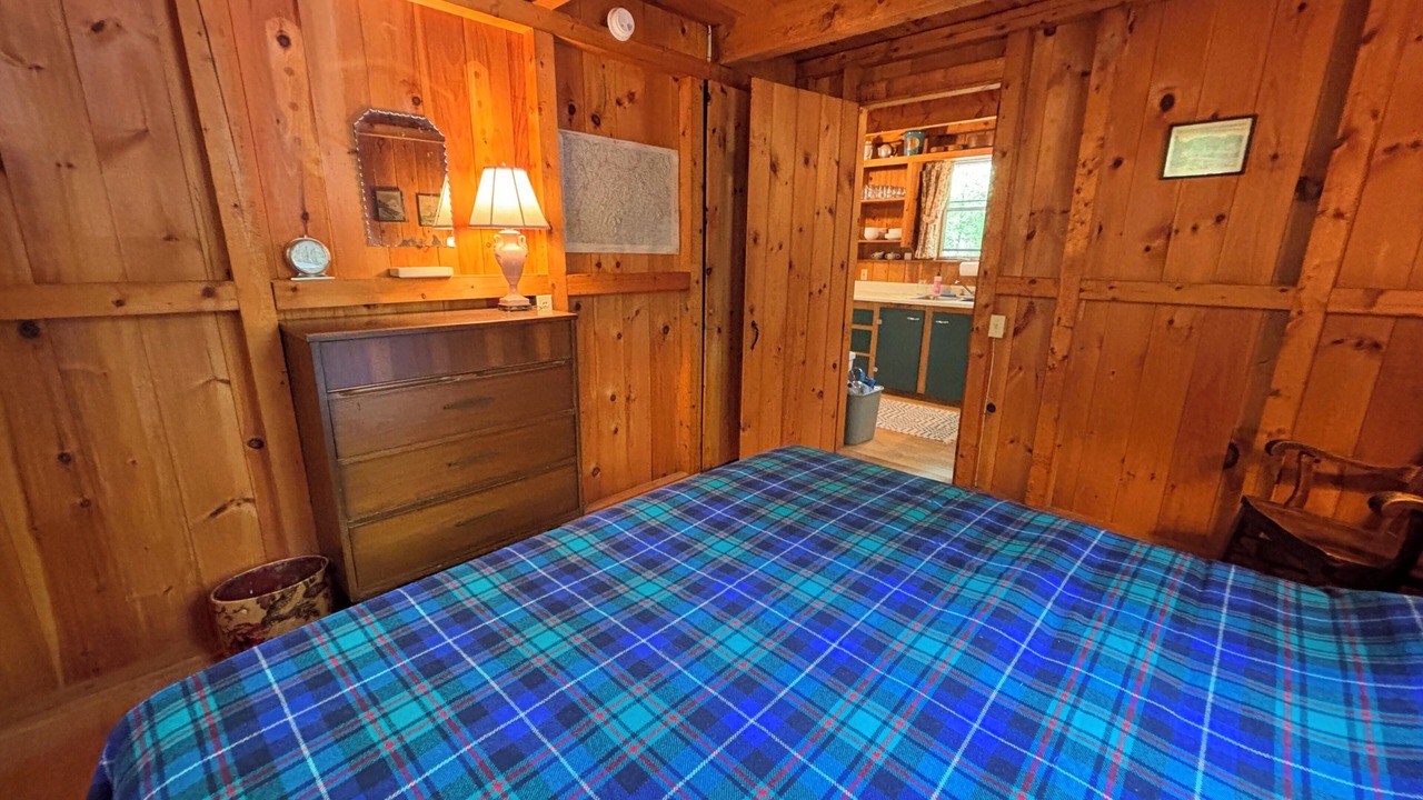 Photo of Bedroom in Hall Quarry