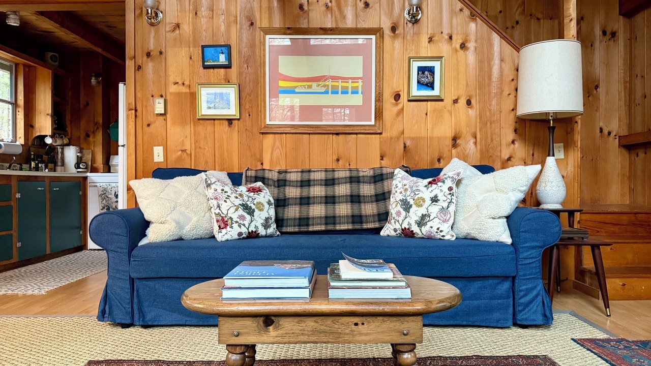 Photo of Livingroom in Hall Quarry