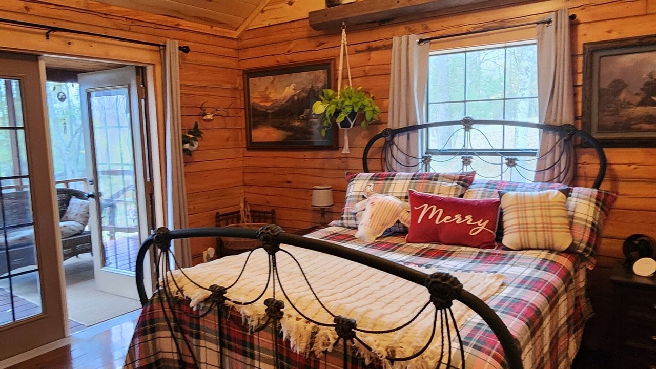Photo of Bedroom in Dogwood