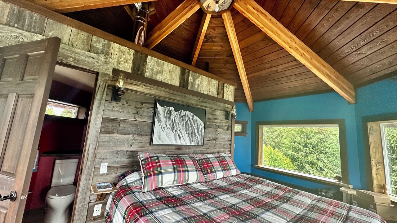 Photo of Bedroom in Fritz Creek