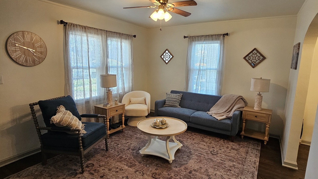 Photo of Livingroom in Warren