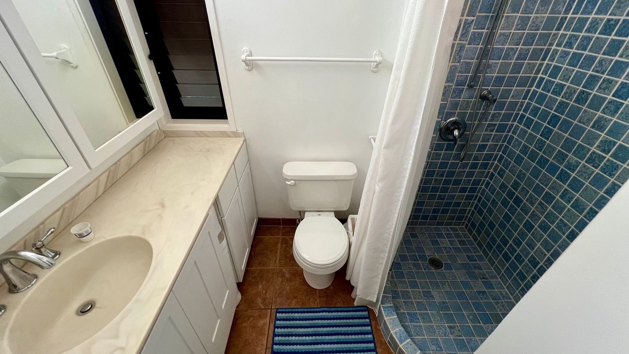 Photo of Bathroom in Maunaloa