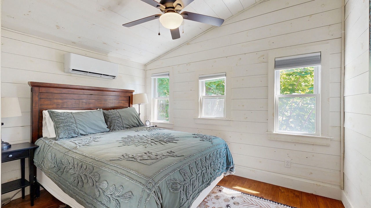 Photo of Bedroom in Boothbay Harbor