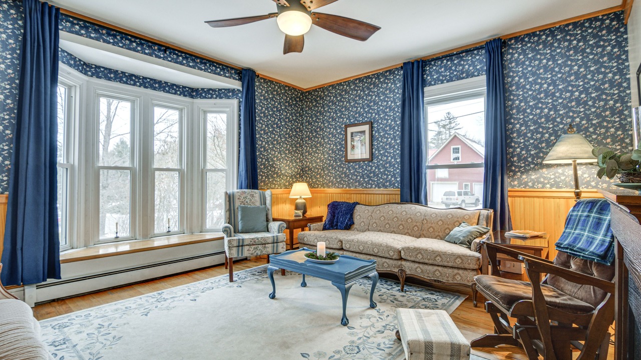 Photo of Livingroom in Dryden
