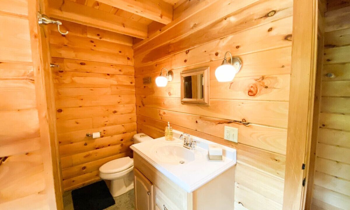 Photo of Bathroom in Center Conway