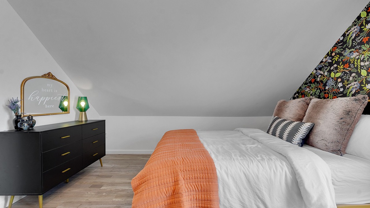Photo of Bedroom in Williamsville
