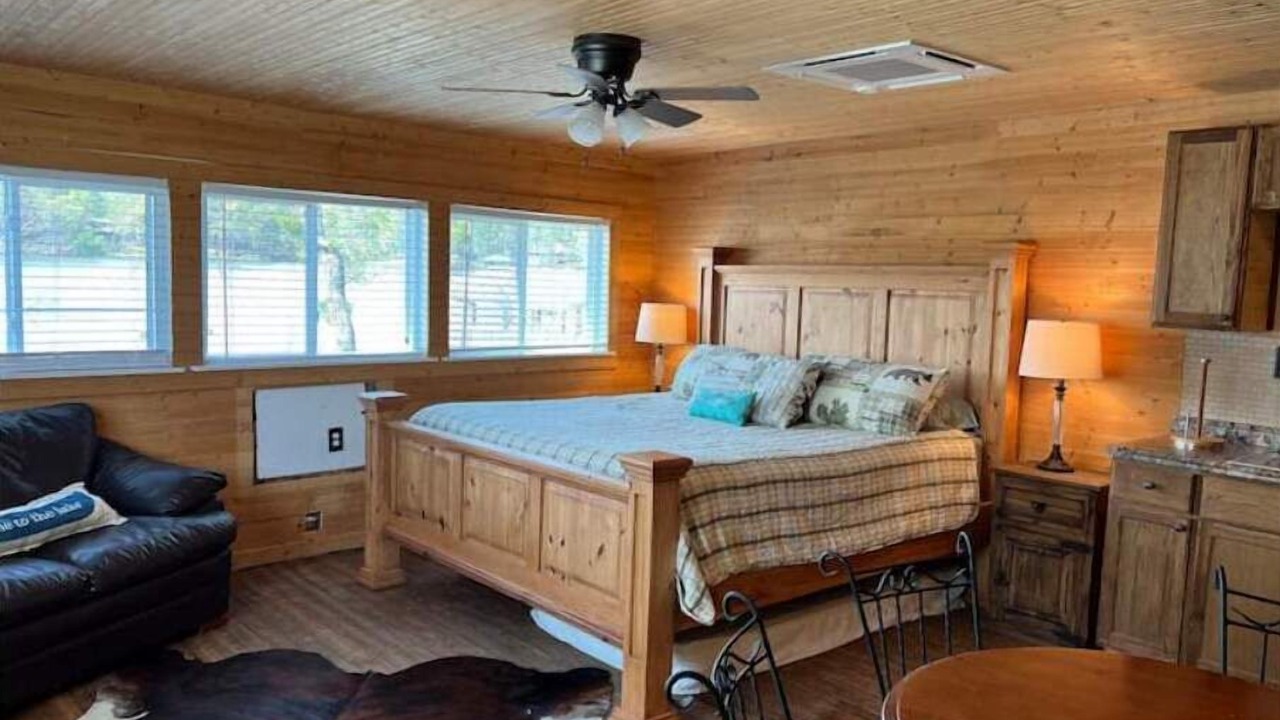 Photo of Bedroom in Mineola