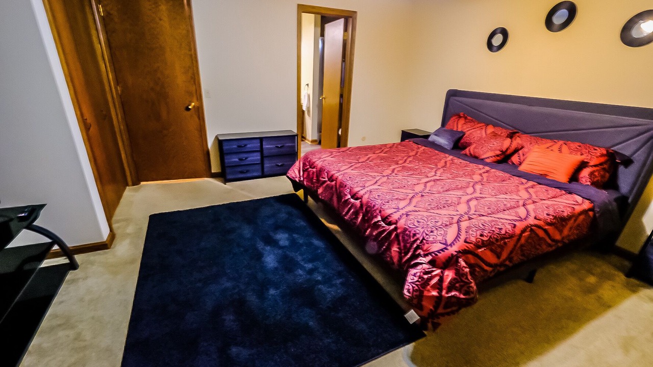 Photo of Bedroom in Meyers Lake
