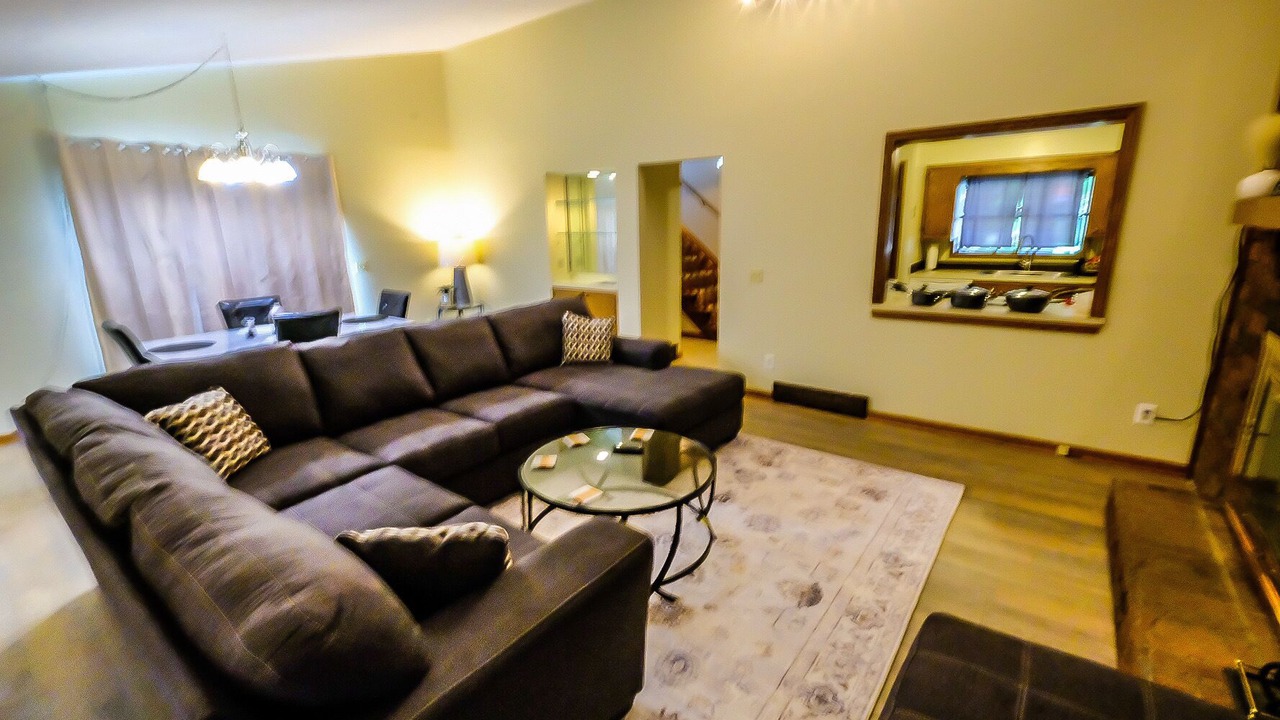 Photo of Livingroom in Meyers Lake