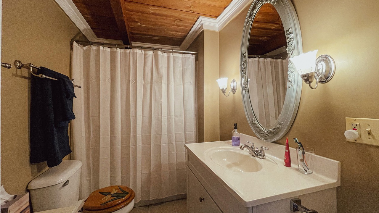 Photo of Bathroom in Center Lovell