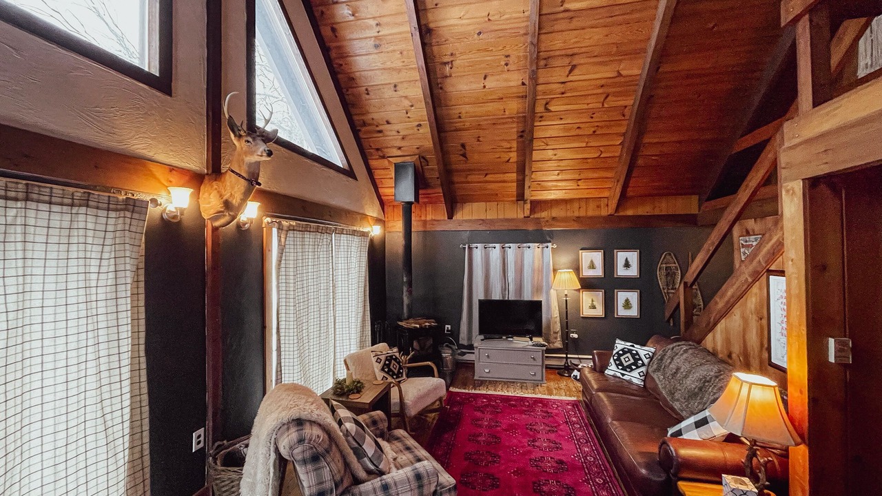 Photo of Livingroom in Center Lovell