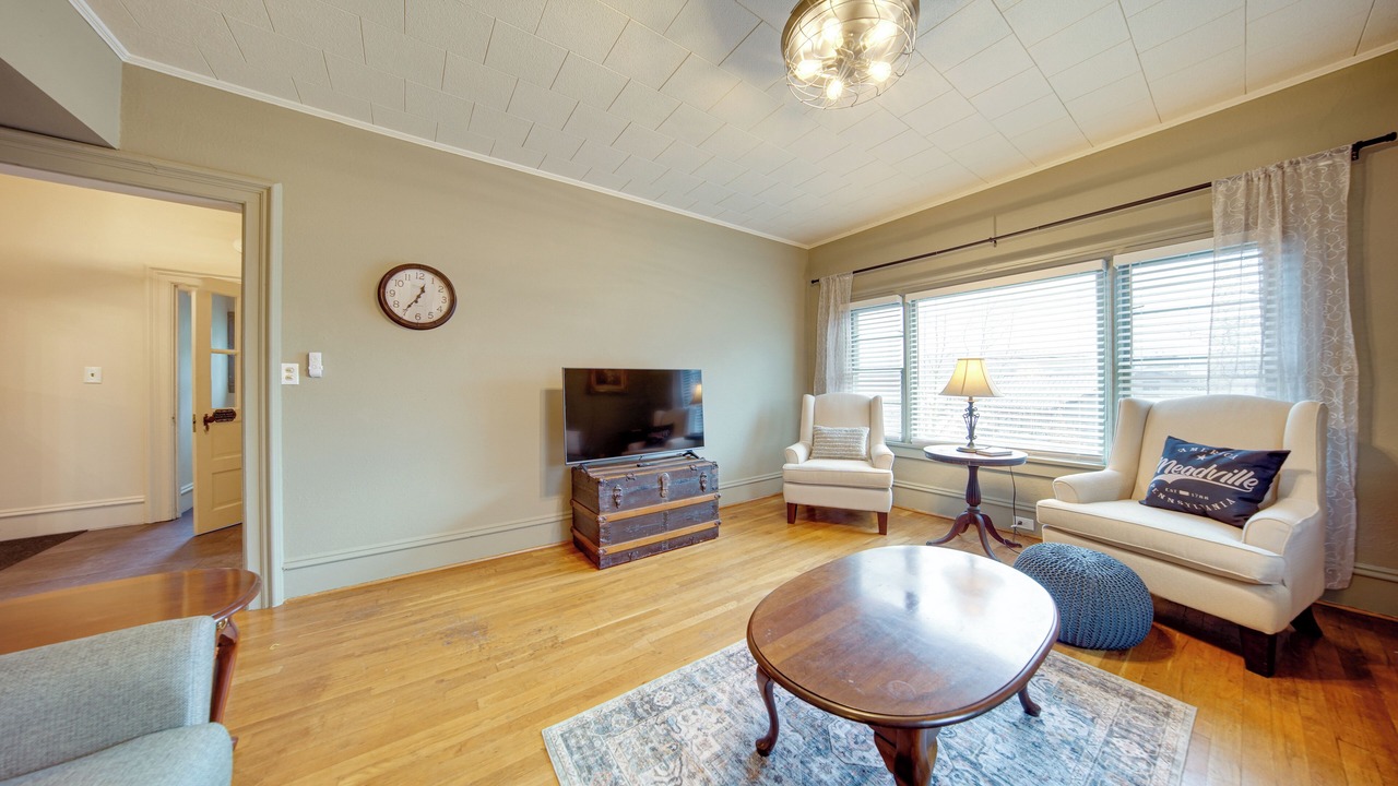 Photo of Livingroom in Meadville