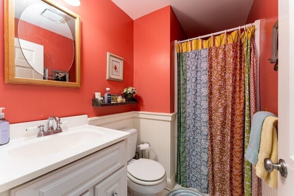 Photo of Bathroom in Gardiner