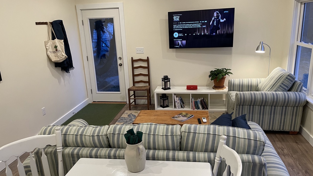 Photo of Livingroom in Seal Cove