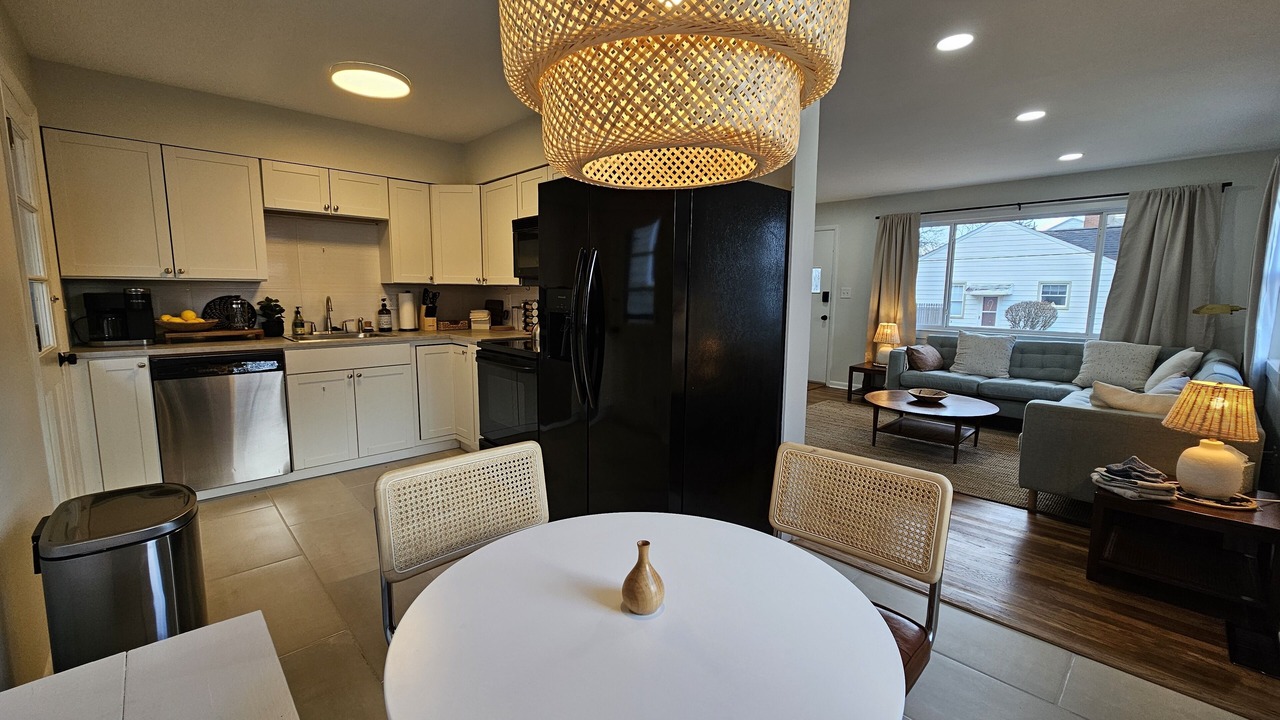 Photo of Bedroom in Sharon Heights