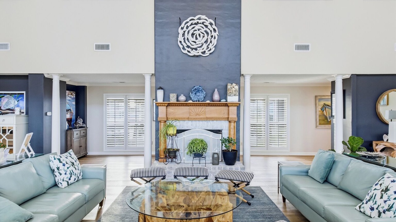 Photo of Livingroom in Inlet Harbour