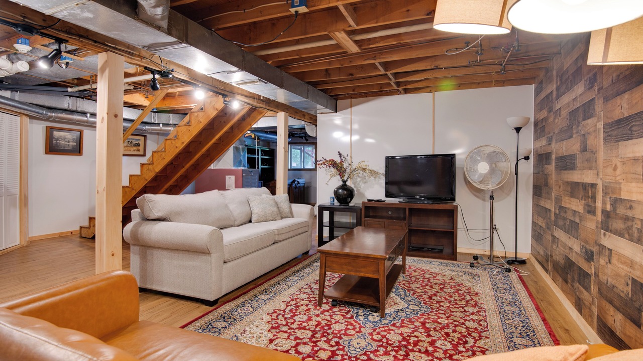 Photo of Livingroom in Lake Arrowhead