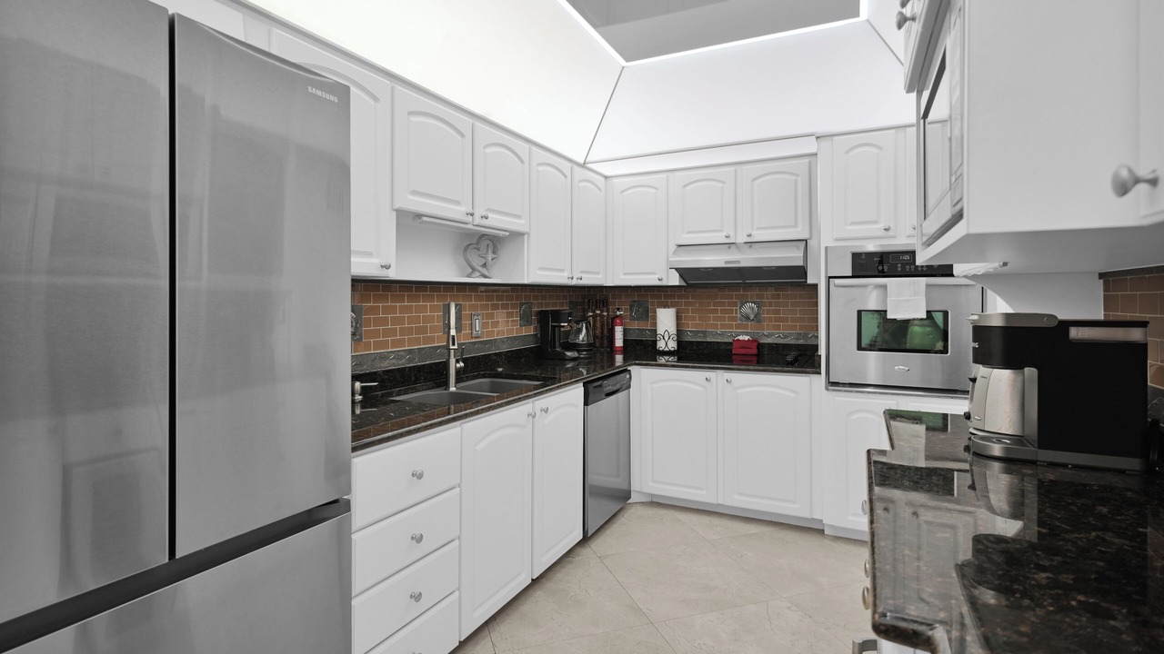 Photo of Kitchen in Hollywood South Central Beach