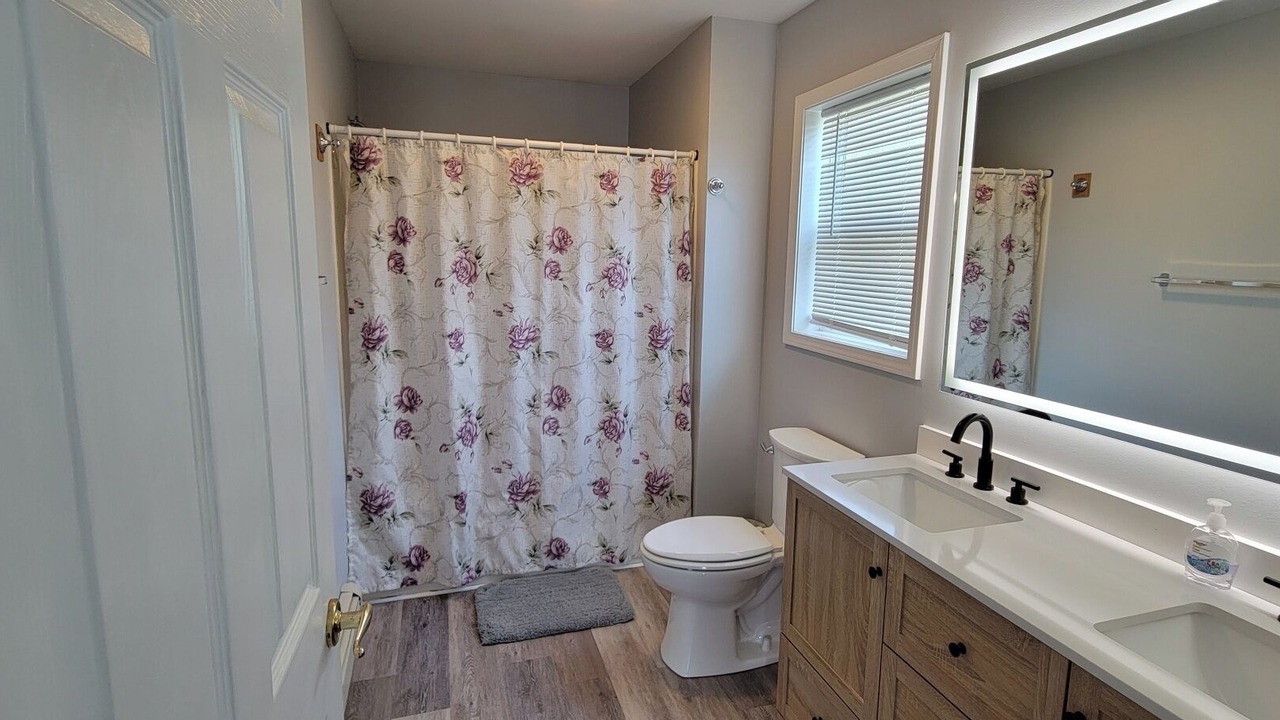 Photo of Bathroom in Burdett
