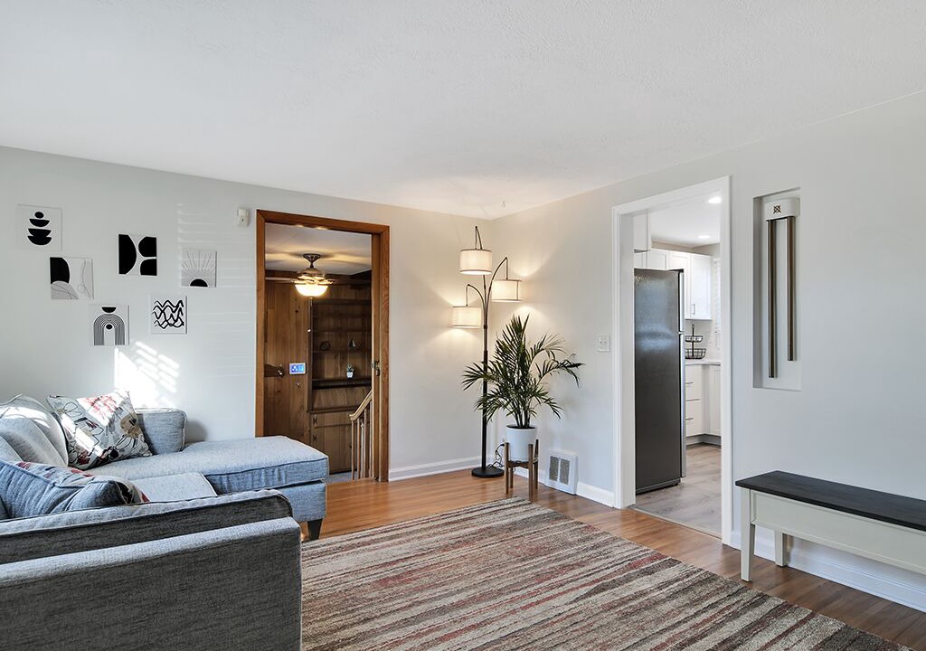 Photo of Livingroom in Cheektowaga