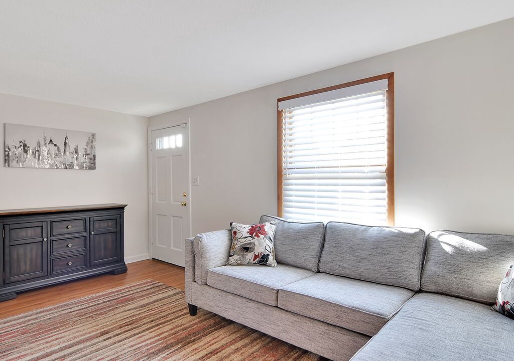 Photo of Livingroom in Cheektowaga