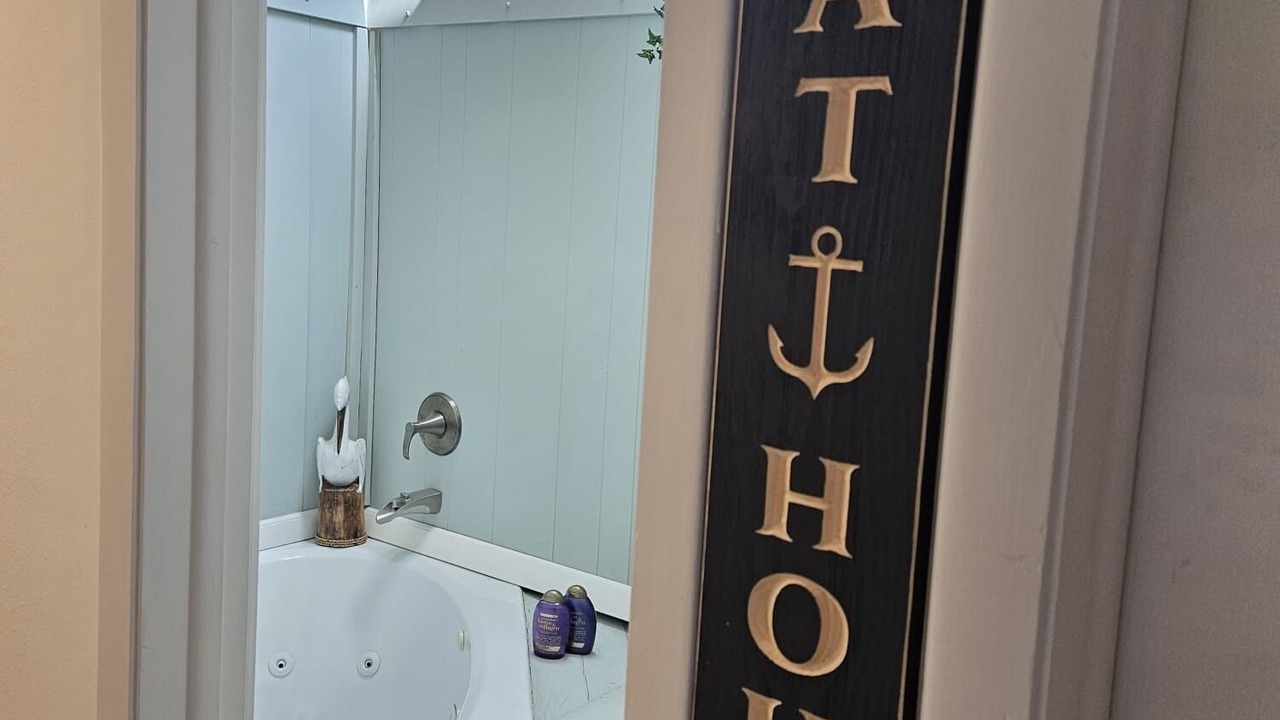 Photo of Bathroom in Naples Park